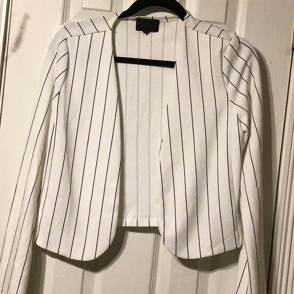 White with black stripes - Picture 1 of 4